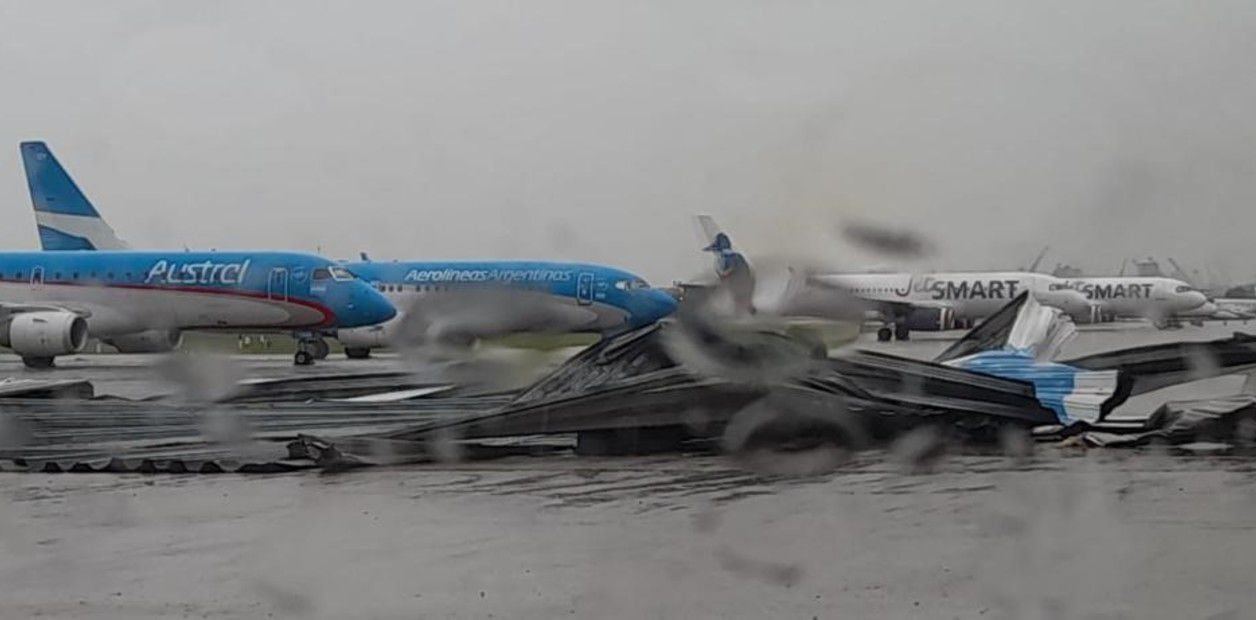 Temporal en Buenos Aires: Aerolíneas tiene aún 8 aviones fuera de servicio y crecen las críticas