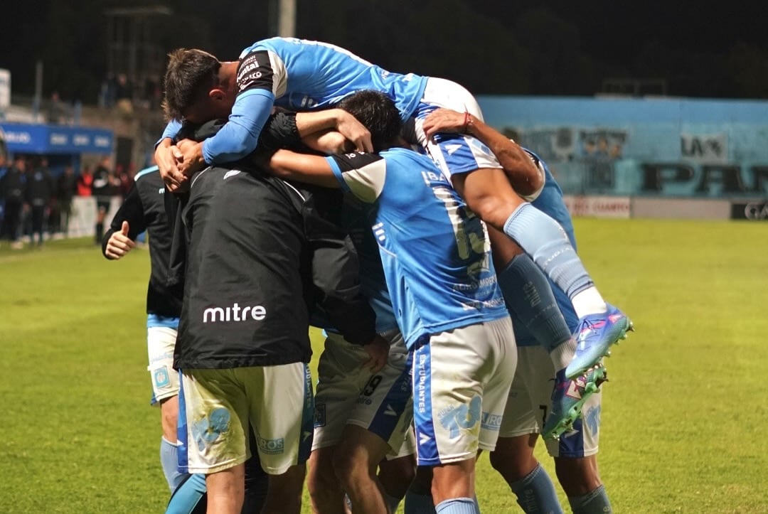 Estudiantes de Río Cuarto le gana 2 a 0 a Almirante Brown, en el inicio de la fecha de la Primera Nacional