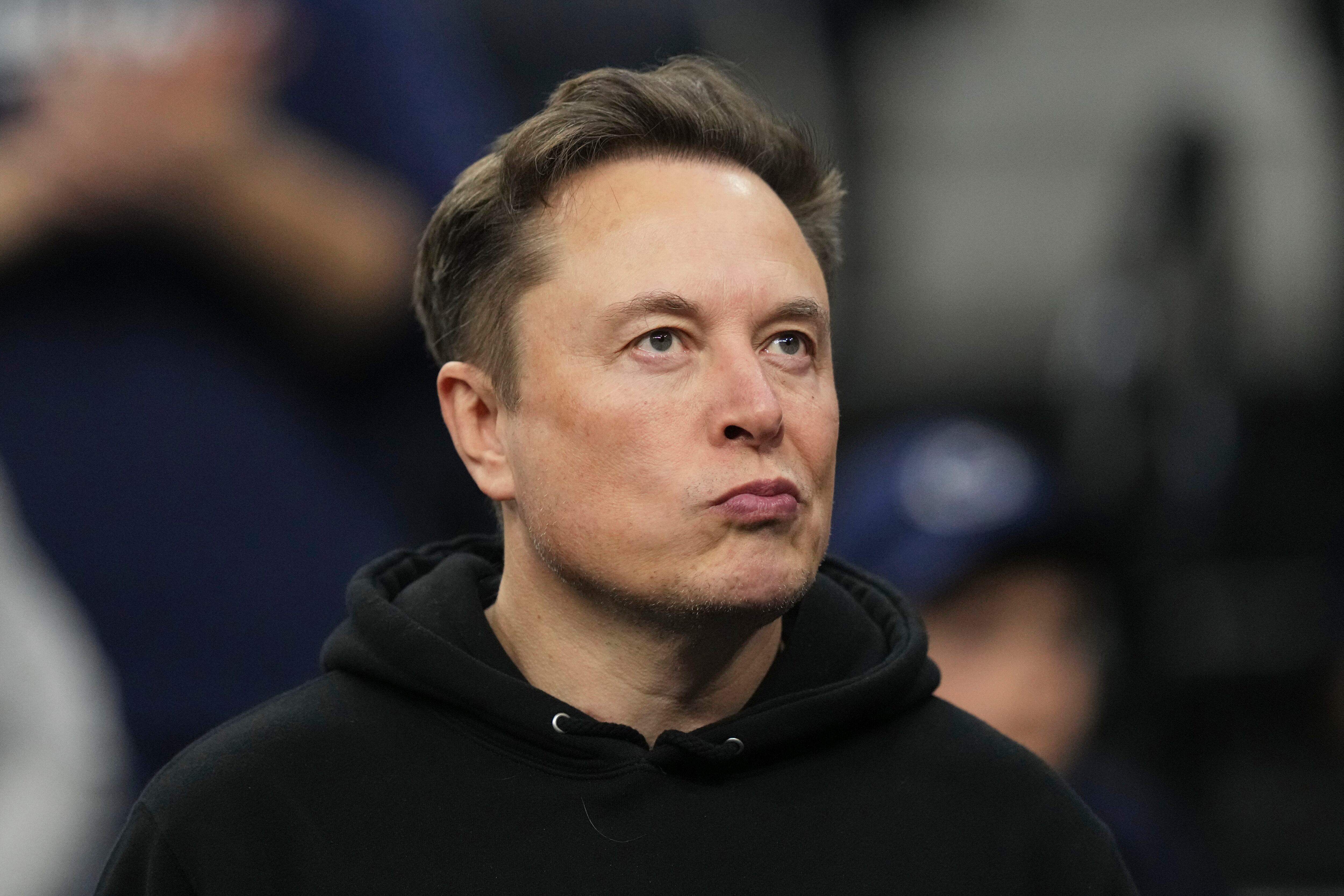 Los celulares no van más: Elon Musk reveló que serán reemplazados por este revolucionario dispositivo